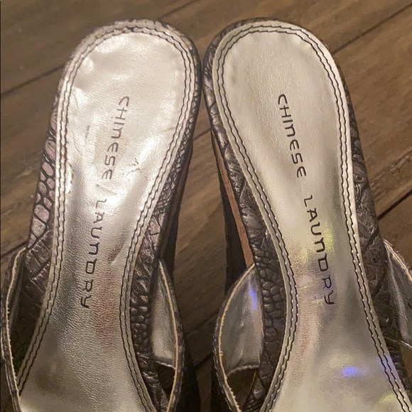 Chinese laundry Size 7.5 Wedge Sandal - Picture 6 of 9